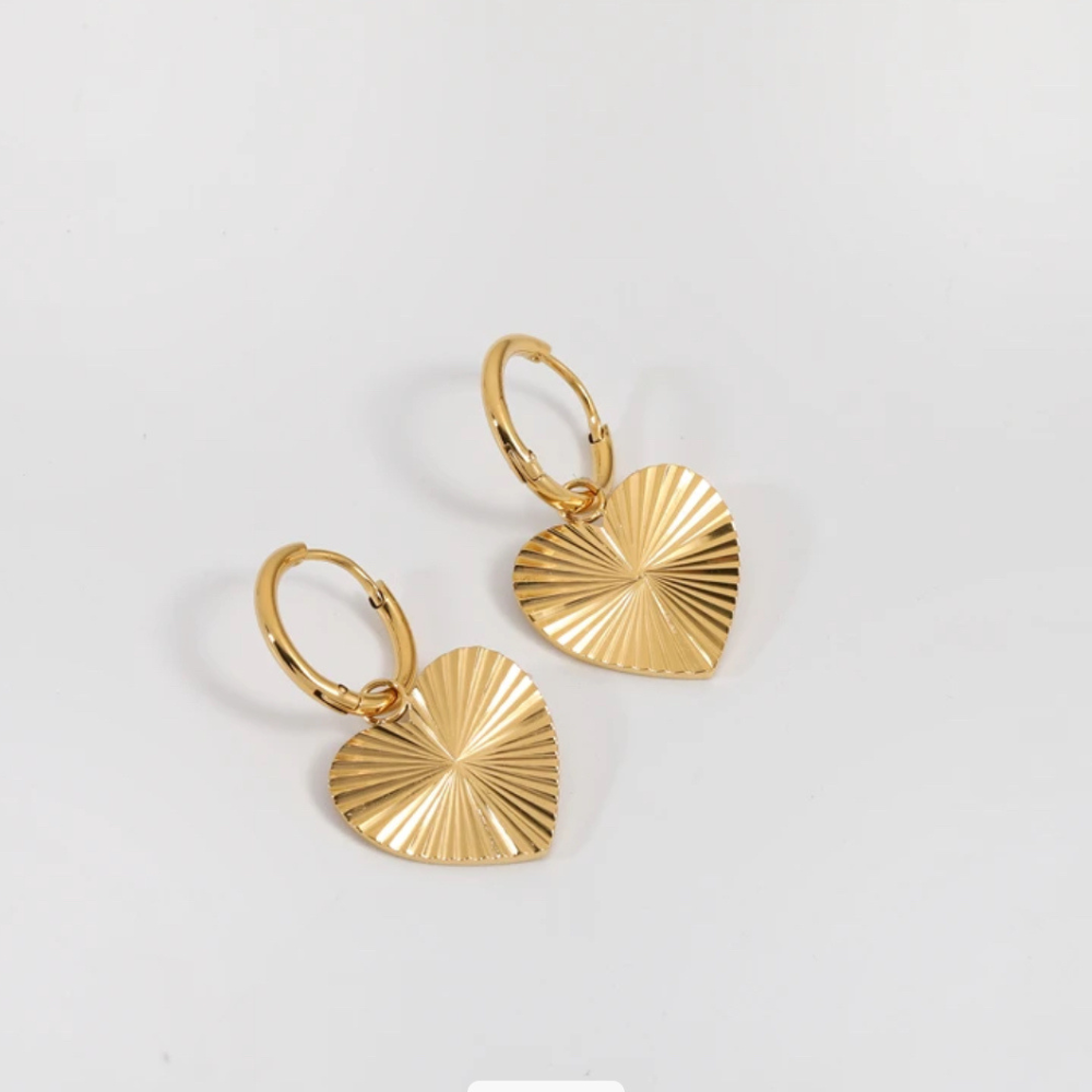 Ribbed Heart Hoop Earrings