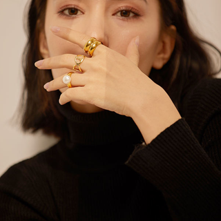 Clara 18K Gold Non Tarnish Classic Pearl Ring