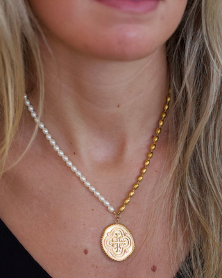 Solene Necklace – Pearl & Benedict Cross – 18K Gold Non Tarnish
