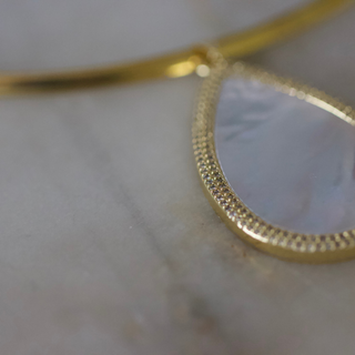 Mother of Pearl Teardrop Choker Necklace