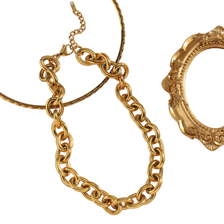 Bold Link Chain Bracelet in polished gold-tone metal, featuring chunky interlocking oval links and a lobster clasp.