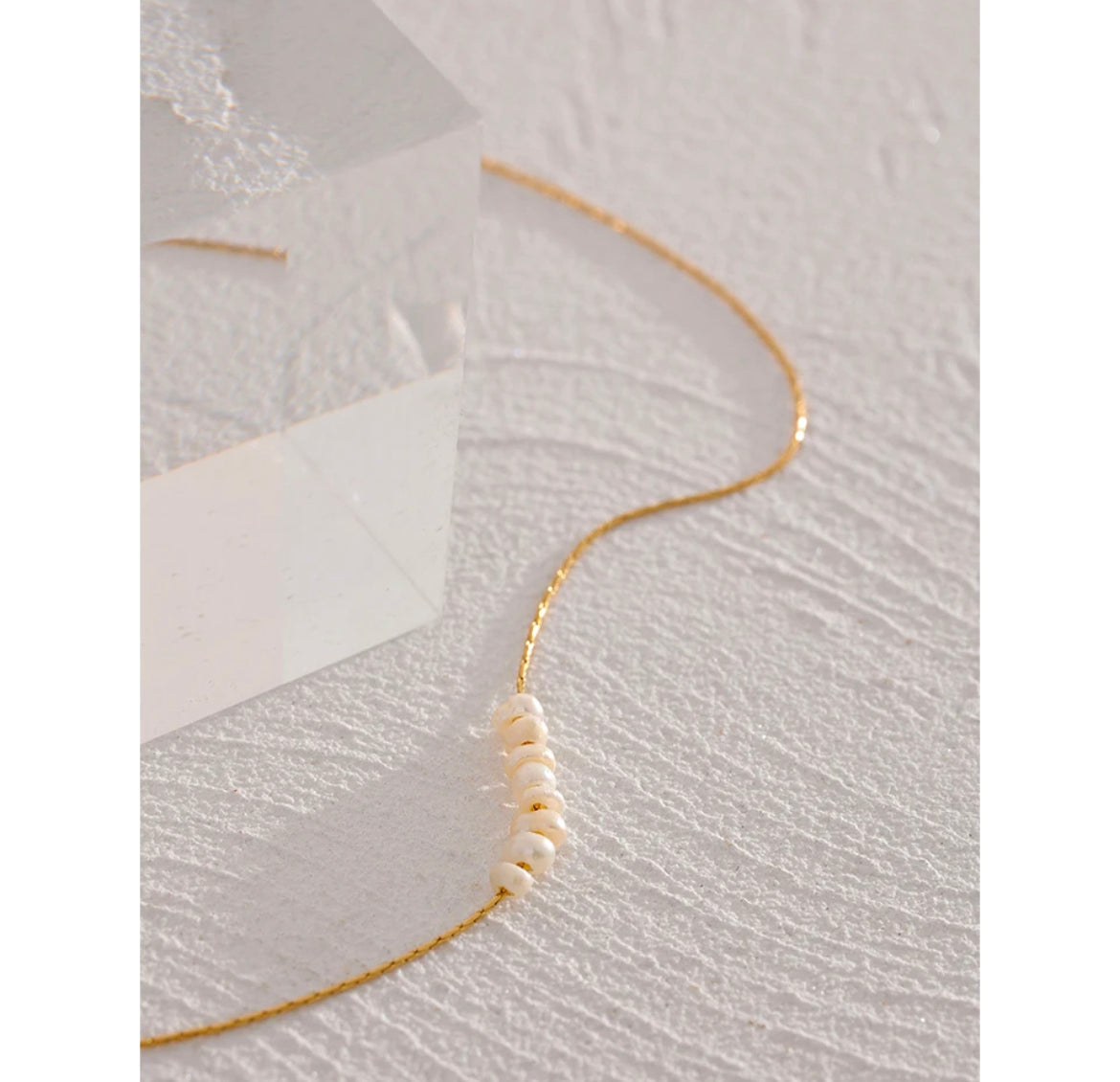 Tiny Pearl Chic Necklace