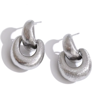 Quinn Link Earrings – Gold or Silver in silver-toned stainless steel, with a softly textured rounded double-link design
